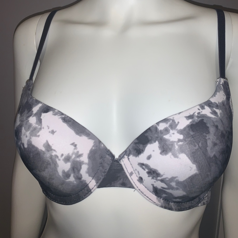 Gray bra 34B.